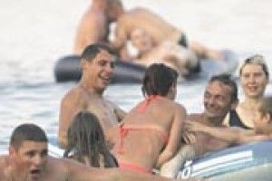 СУМНИЙ РЕКОРД ВІДПОЧИНКУ НА ВОДІ