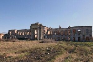 На Хмельниччині руйнується палац польських королів, де бували імператорські особи 