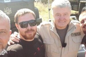 Тепер і ми з «Посейдонами» – морпіх 36-ї бригади Валерій Прозапас похвалився «пташками від Порошенка»