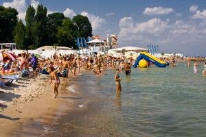 На більшості пляжів Одеси виявили кишкову паличку