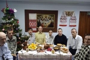Різдво в інтернаті: у волинському Горохові для підопічних закладу наготували різдвяних смаколиків