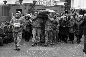 Сьогодні у Луцьку провели в останню дорогу двох військовослужбовців 