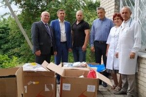 Луцька районна лікарня отримала допомогу від американських благодійників (Фото)