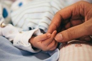 У Ніжині жінка викинула на смітник немовля