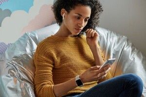 Найкращі навушники для iPhone у 2023 році
