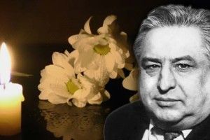 Розколював льоди, мов криголам...