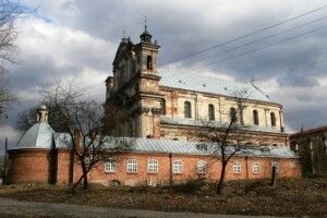 В Олиці поляки відновлюють костел 