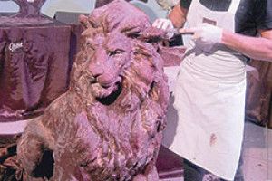 ТАКОГО ЛЕВА ТРЕБА ВСІМ СЕЛОМ ЇСТИ!