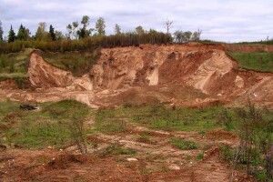 У Сарненському районі на кар'єрі піском засипало двох дітей 