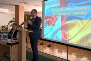 На базі СНУ триває Міжнародний науково-практичний конгрес iз канадознавства «Україна – Канада»