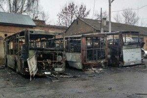 Вогнем знищено 4 автобуси