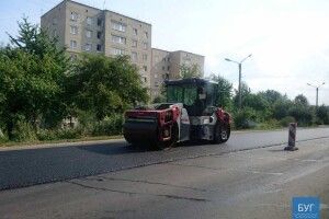 Продовжують ремонтувати дорогу Володимир-Волинський – Нововолинськ