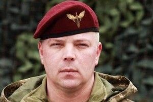 За такими мужніми та професійними військовими майбутнє армії – Порошенко привітав генерала Забродського із днем народження