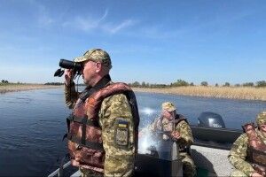 Як прикордонники контролюють водні ділянки на кордоні Волинської області (Відео)