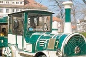 ІМПРЕЗИ: Микола Комаровський дарує лучанам «Миттєвості чеської весни»