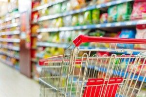 В Україні подорожчали всі продукти тваринного походження, алкоголь, бензин і майже всі овочі 