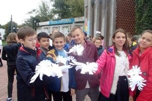 Юні ковельчани випустили «птахів миру» (Фото, відео)