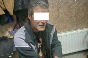 У Луцьку чоловік хотів поцупити з гуртівні чвертку горілки (фото)