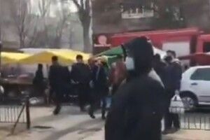 Палає гуртожиток відомого університету: пожежники не можуть дістатися місця загорання (Відео)