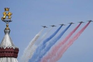 росія тримає 430 літаків та 360 вертольотів на кордоні з Україною 