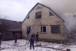 У Камінь-Каширському районі горів будинок (Фото)