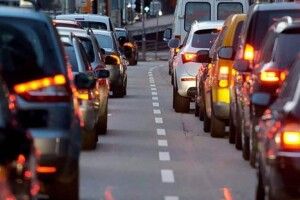 Лучани невдоволені новою розміткою, бо стоять у заторах