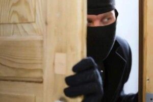 На Волині злодій проник в оселю і… виколупав всю мідь з побутових приладів