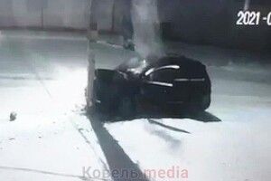 У Ковелі біля ринку джип протаранив стовп
