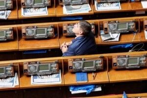 Адаптація відбулася: у Раді зросла кількість депутатів-прогульників