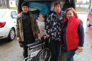 Устилузька влада передала гостинці від німців бойовим медикам і пораненим бійцям
