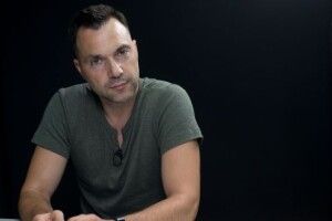 Не вдаримо по Москві ракетами, але буде не менш боляче, – Арестович пригрозив Росії