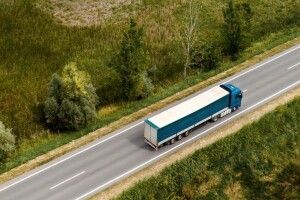 На волинських трасах фурам заборонять рух у гарячі години