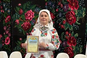 Волинянка представила автентичне вбрання бабусі на Всеукраїнському конкурсі