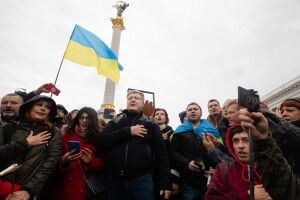«Те, що сьогодні ми тут – абсолютно правильне рішення» – Порошенко на віче  «Зупинимо капітуляцію»