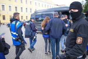 У Білорусі затримали два десятки журналістів
