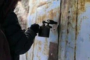 На Волині обікрали гараж, зрізавши замок. Винесли товару майже на 20 тисяч гривень
