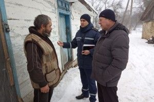 Здолбунівські вогнеборці закликали громадян не шуткувати з червоним півнем (фото)