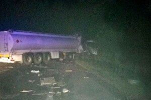 Дев'ять пасажирів рейсового автобуса загинули у нічній ДТП