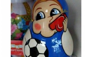 У Росії продають порнографічну «матрьошку зі свистком» – «сувенір» до ЧС з футболу 