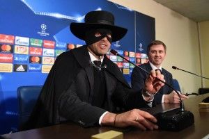 «Шахтар» переміг «Манчестер Сіті» – Паулу Фонсека вдягає костюм Зорро! (Відео)