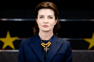Марина Порошенко вимагає негайно відкрити відомчі лікарні для розвантаження медичної системи