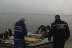 Через сильний вітер на жінку впало дерево