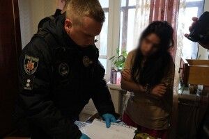 У Запоріжжі матір продала місячну доньку