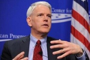 Зеленський має не переслідувати Порошенка, а з’ясовувати звідки у Деркача записи – посол Пайфер