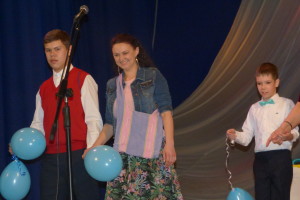 «Янголята в колі друзів», хоч і дивляться на світ іншими очима (ФОТО)