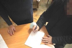 На Рівненщині посадовець обіцяв за хабар не перевіряти та не штрафувати підприємця (Фото)