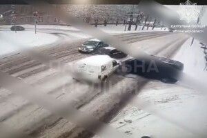 На Волині трапилося ДТП за участі трьох автомобілів 