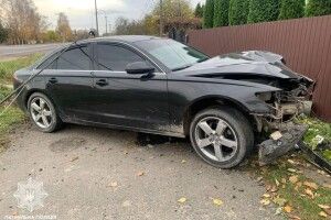 На Волині  водій збив електроопору і втік