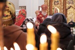 «Перед моїми очима світлина наших парамедиків»: що можна, а що не можна робити у Страсну п’ятницю — пояснює капелан