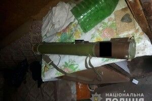 Злодії обчистили «Жигуля» 69-річного дубенчанина... і підкинули чоловікові протитанковий гранатомет (фото)